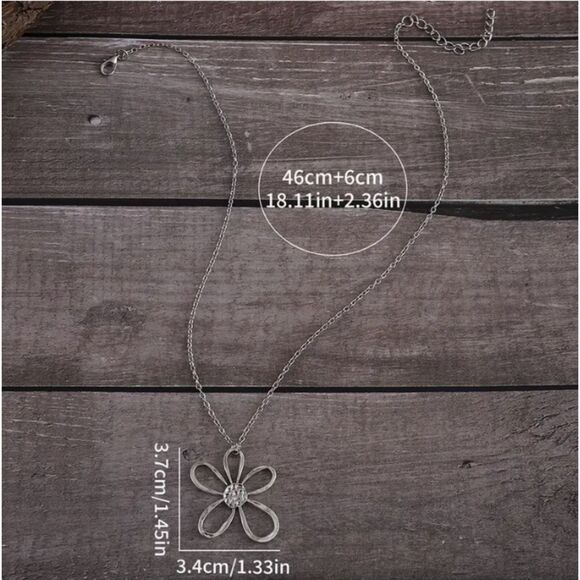 Silver Daisy Flower Necklace Earrings Set - Picture 4 of 5